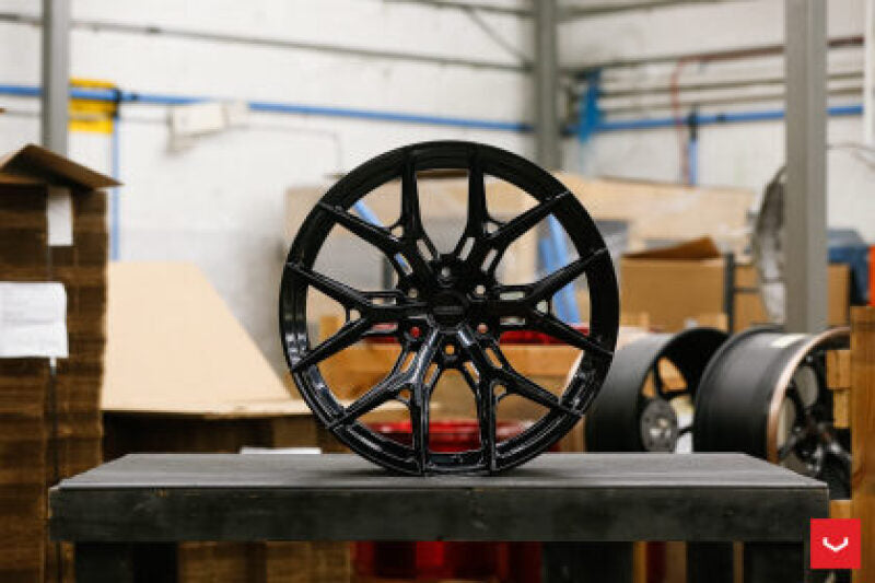 Vossen HF6-4 24X10 / 8X180 / ET15 / DEEP / 124.3 - Gloss Black