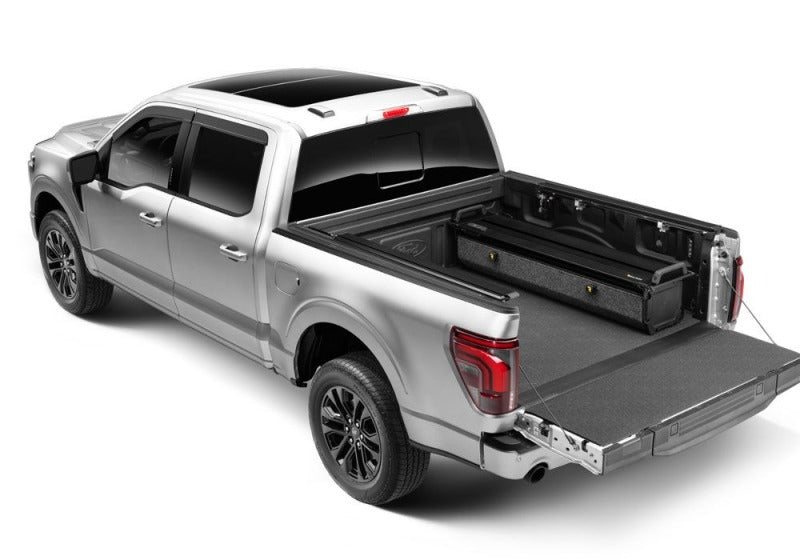RealTruck 07-21 Toyota Tundra CrewMax 5.5ft w/Deck Rail Sys (No Bed Box) RetraxPRO EZ-Off FRC-4000