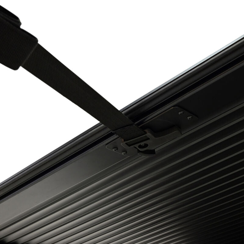 Westin 19-26 GM Silverado/Sierra 2500/3500 6ft 6in Bed Manual Retractable Tonneau Cover - Black