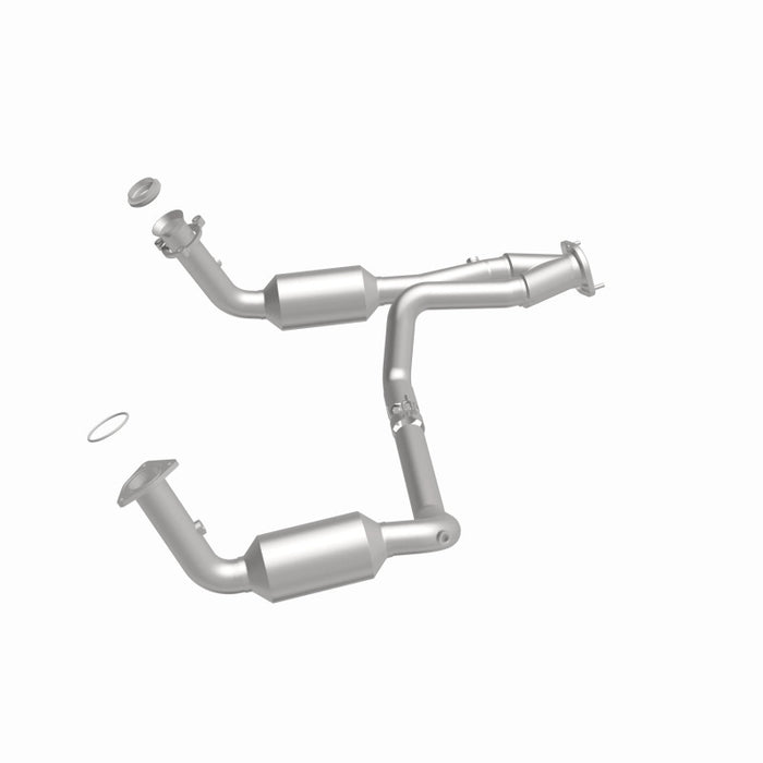 MagnaFlow Conv Direct Fit OEM 2005 GMC Sierra/Chevrolet Silverado 1500/Cadillac Escalade Underbody