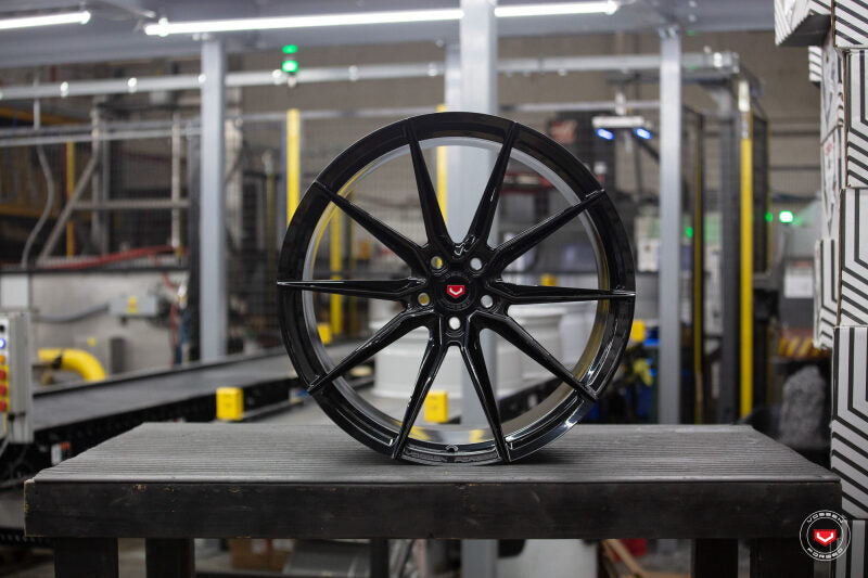 Vossen EVO-2 21x12 / 5x112 - Gloss Black Wheel - (2nd Gen R8 / Huracan - Rear)