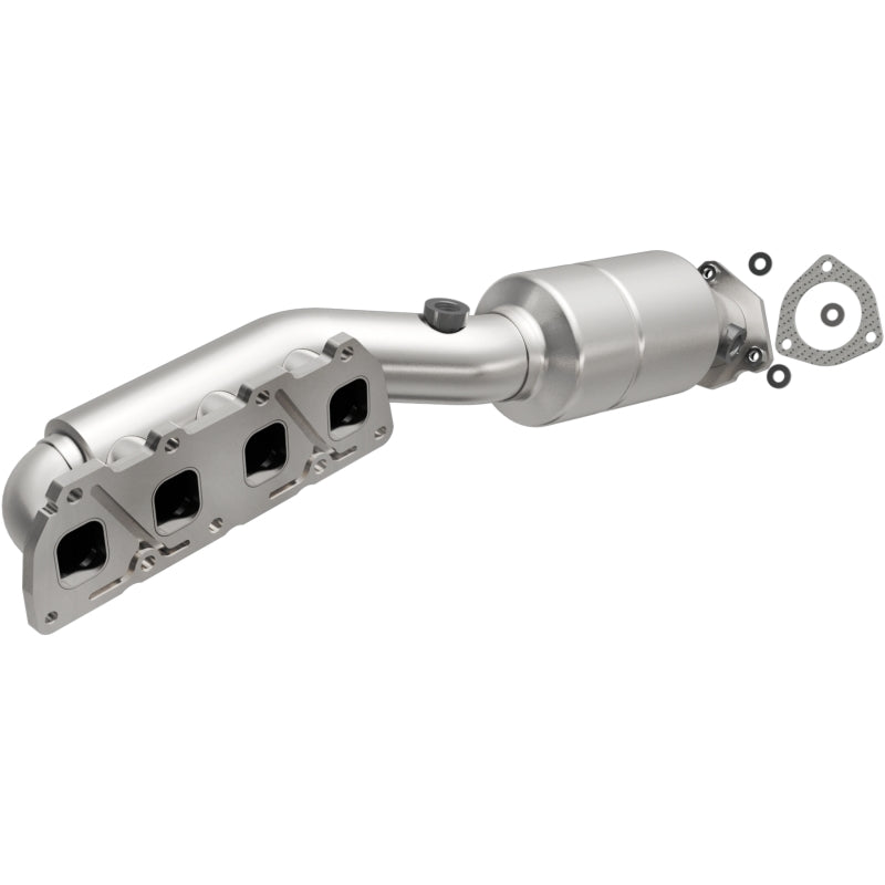 MagnaFlow Direct Fit Catalytic Converter 02-04 VW Passat 4.0L