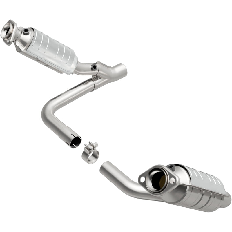 MagnaFlow Direct Fit Catalytic Converter 05-07 Dodge Durango 3.7L/4.7L